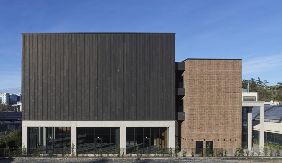 kadikoy_multipurpose_cultural_center_and_theater_istanbul_turkey_low